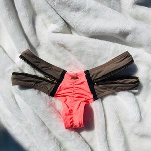 STUNNINGLY SEXY Beach Bunny 🐰 Bikini Bottom